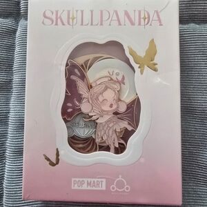 Skullpanda Pop Mart Figure - Pink and Gold